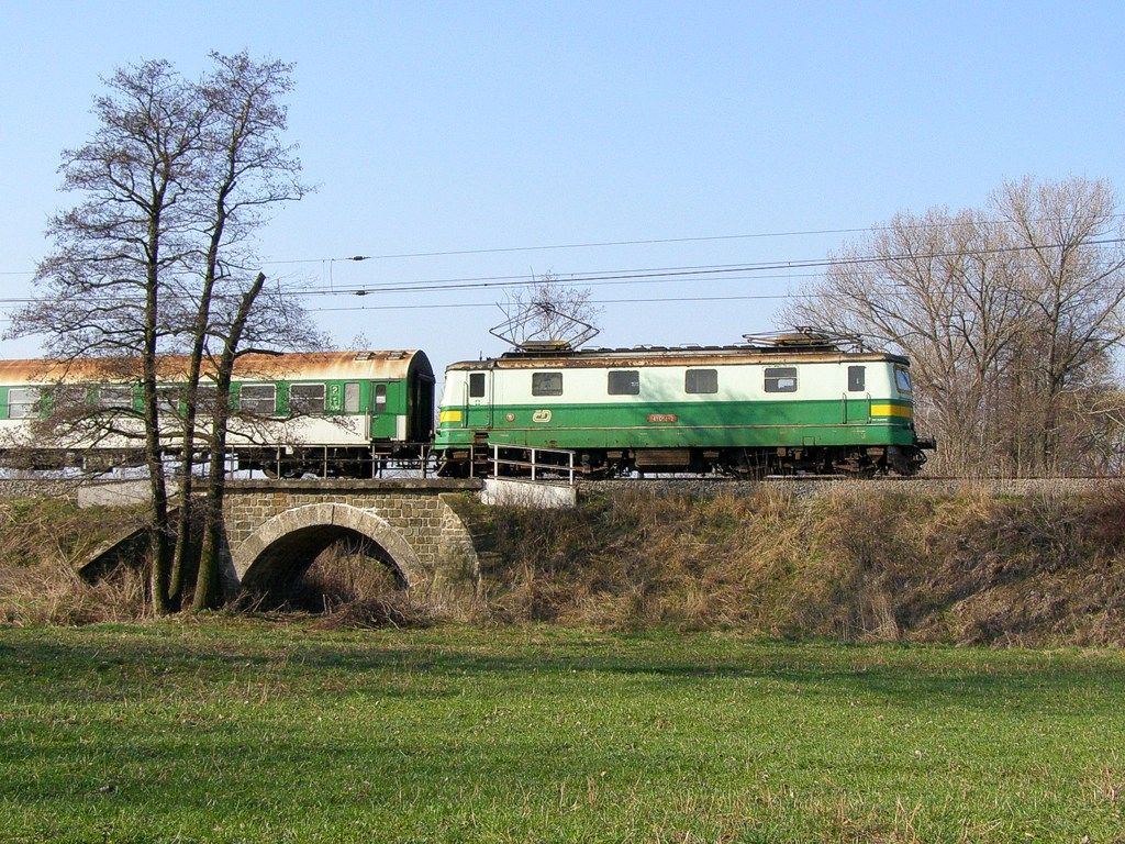 141.018  V�cem��ice 4.4.2009