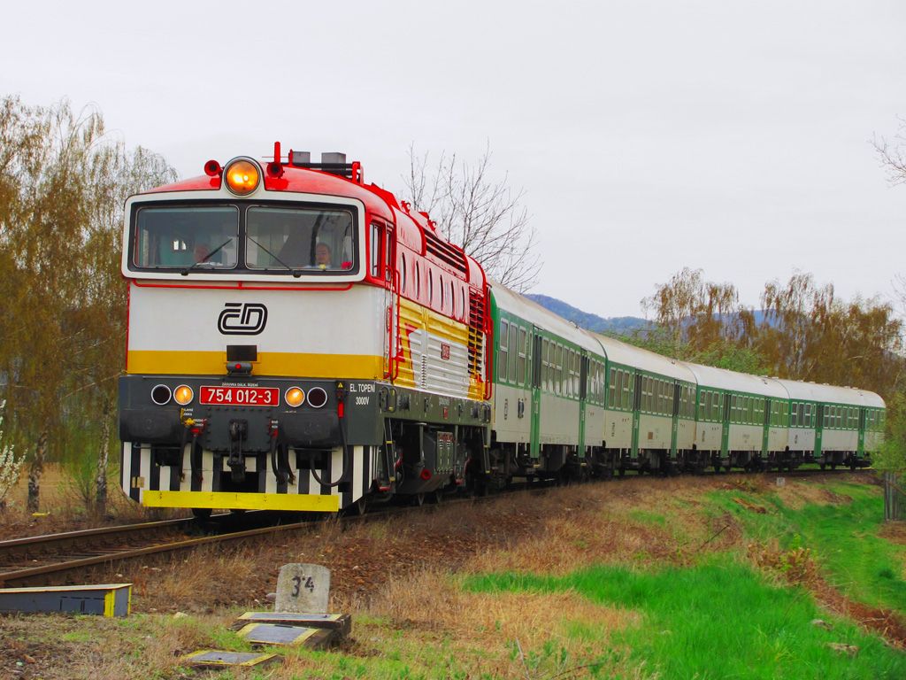 754.012-3, Sp 1736, Nem�ov� 22.04.2012- Foto: Juraj �ev��k