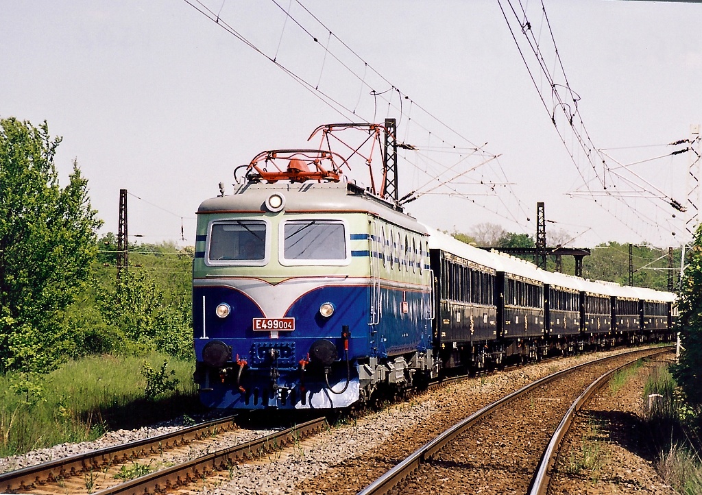 9.5.2002 , Praha-Doln Poernice , E 499.004