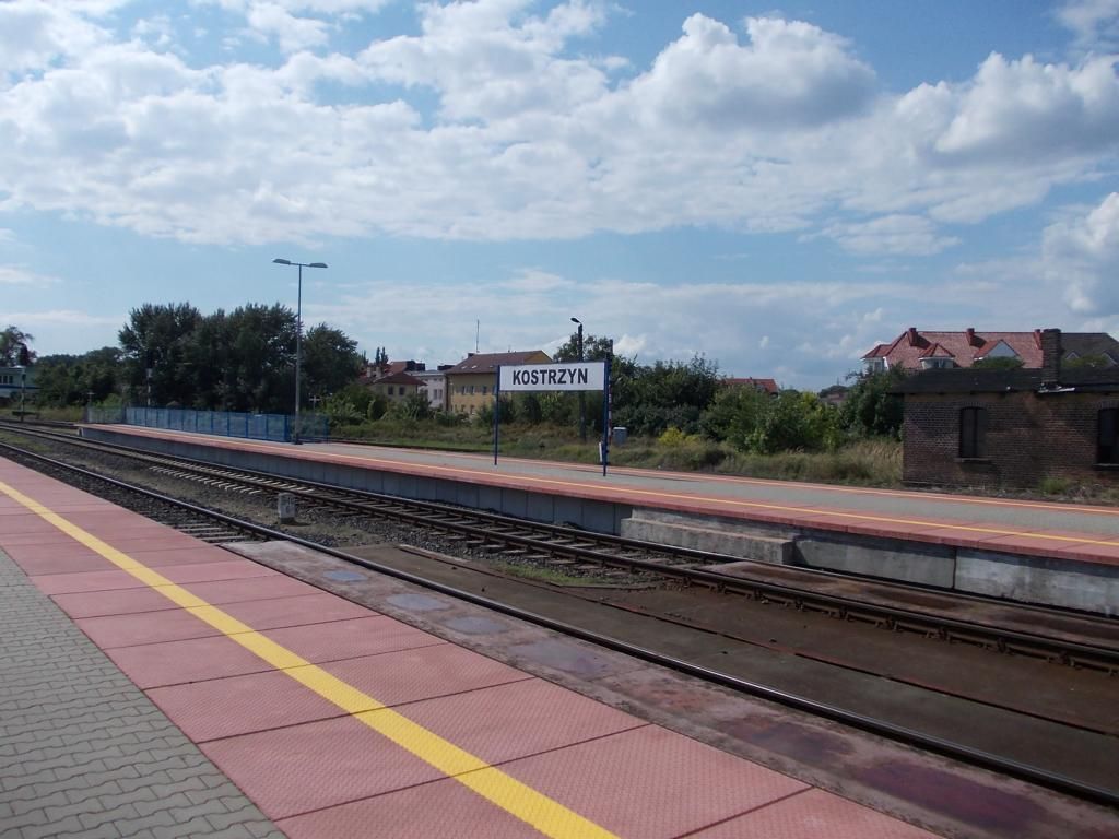 Tady se p�i cest� z Berl�na p�estupuje