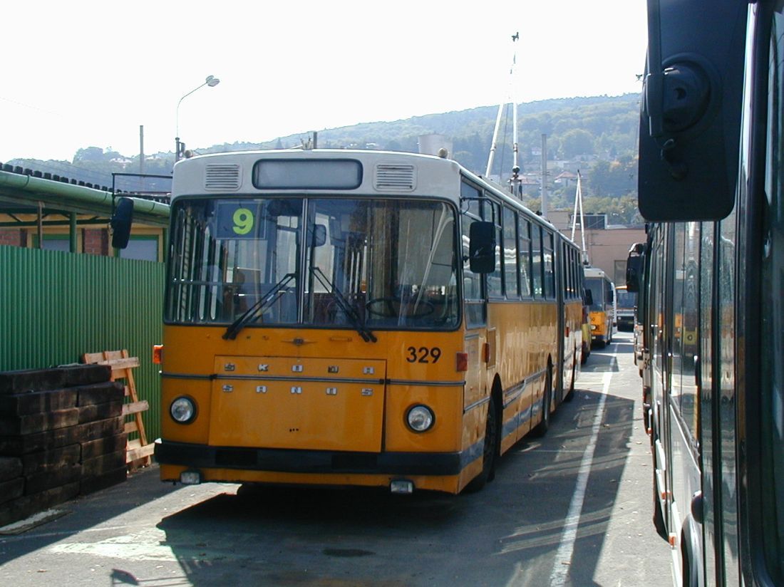 Sanos 329, vozovna DSZO 2003