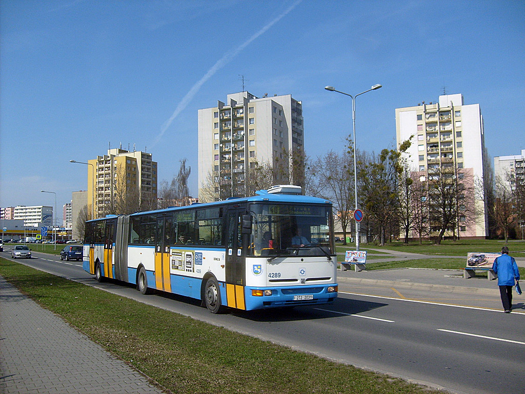 Ostrava-Poruba 8. obvod a B961E z roku 2004 . 4289 (por v roce 2006)