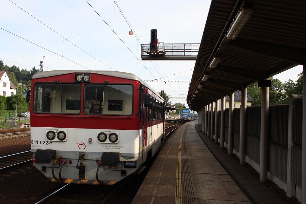 Os 2904, S22: 811.022 ZSSK a Os 2928, S2: 471.080, Mosty u Jablunkova