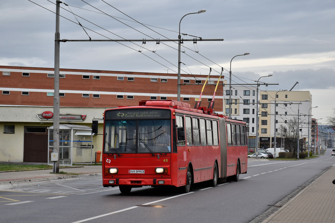 48 jede z rann� trha�ky do vozovny. Vltava 31. 3. 2023