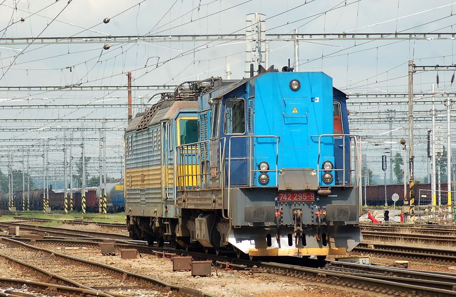 742 295+363 041 B�eclav 25.5.2013