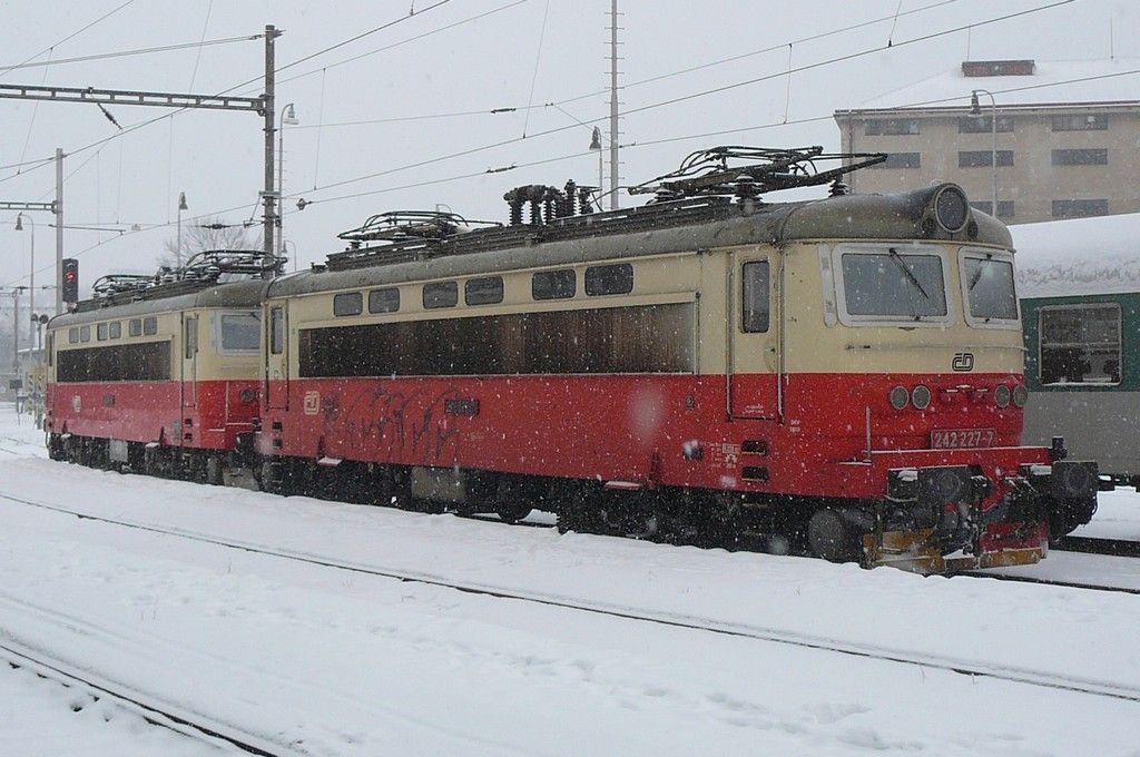 242 227-7 + 242 247-5, Havl. Brod, 16.2.09