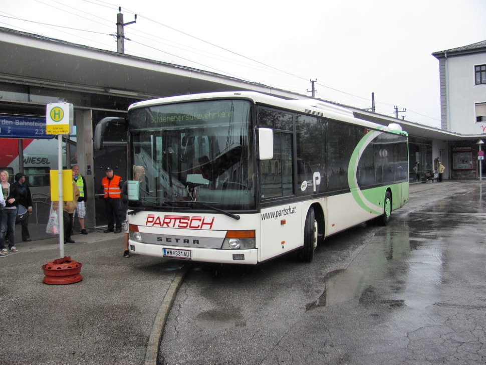 Gloggnitz, autobus nhradn dopravy do Payerbachu-Reichenau