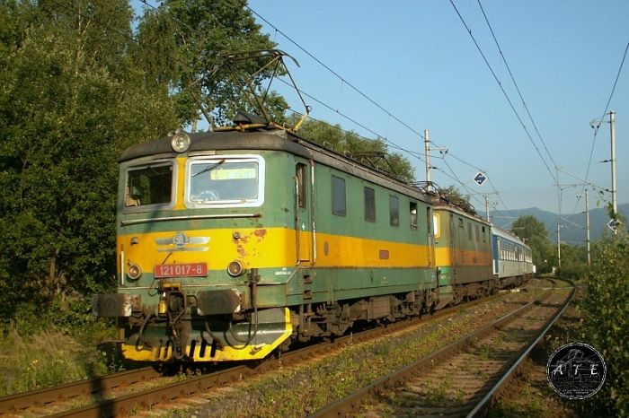121.017 a 141.037 v �ele sp�n�ho vlaku do �st� n.L.....�erven 2006