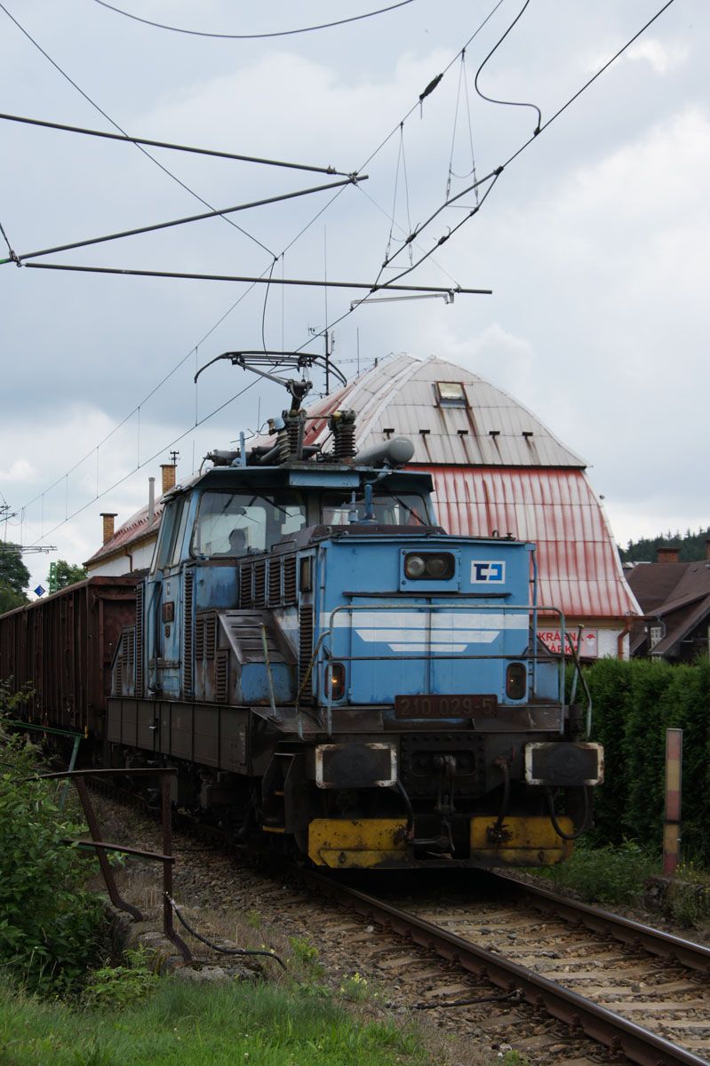 Druh� ��st doj�d� do Lou�ovic, jako Mn 88932