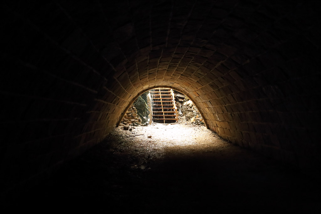 Slavoovsk portl tunelu pod Homlkou