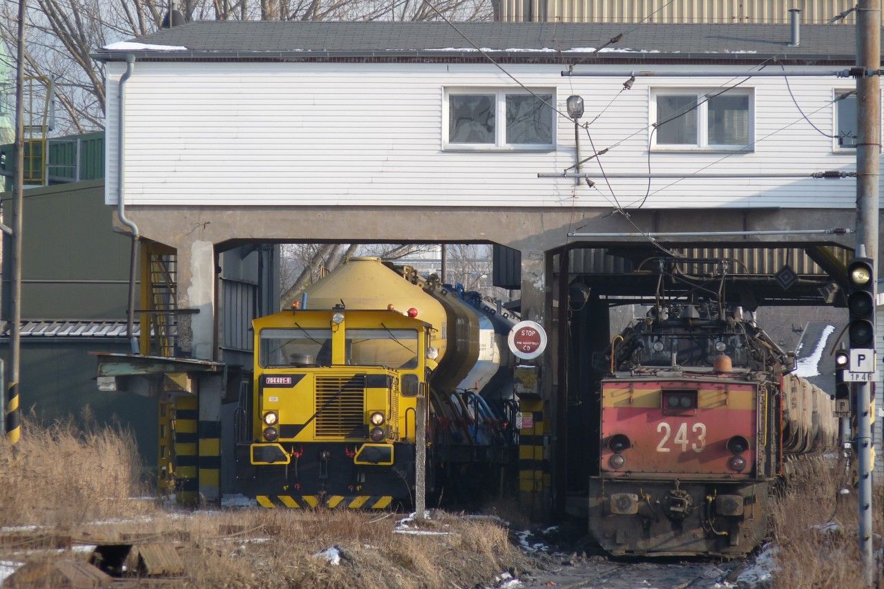 704.401 a 27E 243 Svatava u Sokolova 11.3.2010