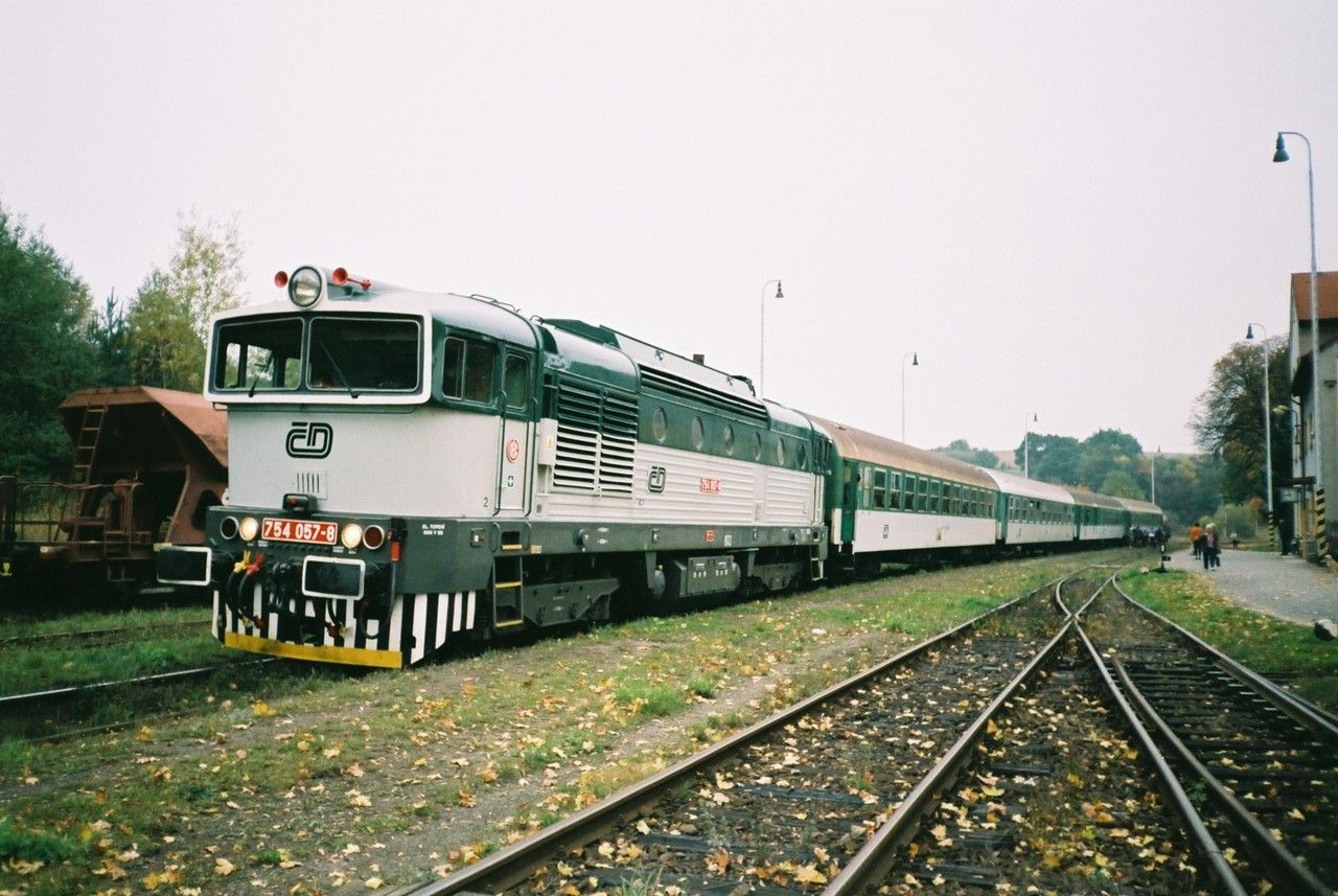 754.057 pokraujc v R 791 z Mladotic do Plzn v st. Plasy 12.10.2002