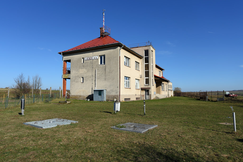 Budova stanilce Liesek slou jako meteorologick stanice.
