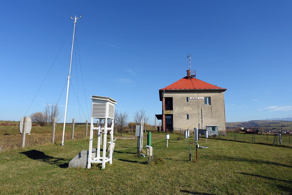 Budova stanilce Liesek slou jako meteorologick stanice.