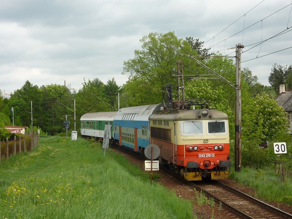 242 210-3, Os 8361, Jihlava, 17.5.2010