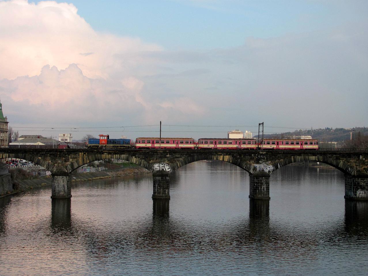 714.216 - Sp.1892 - Praha Negrelliho viadukt - 25.3.2014.