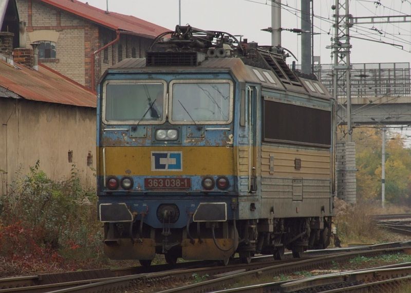 363.038-1 posunuje v Lys� nad Labem 31. 10. 2009