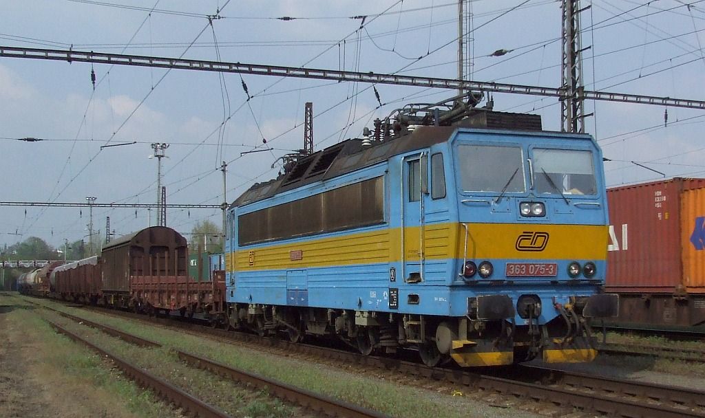 363.075-3 v Praze-Male�ic�ch 24. 4. 2007