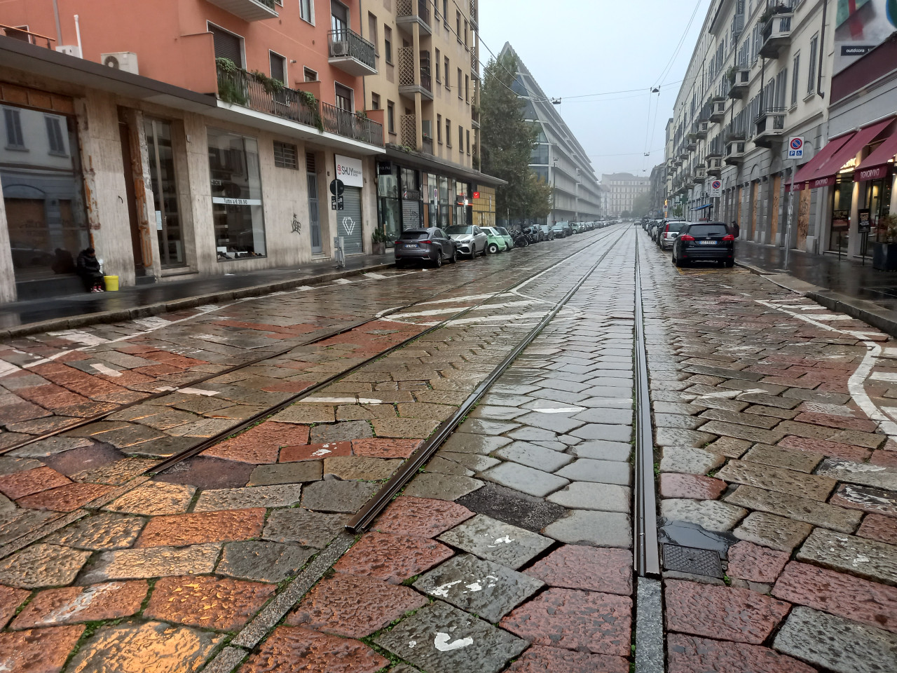 Mil�no, zbytky tramvajov� trat� kolem Porta Garibaldi, 16. listopadu 2025