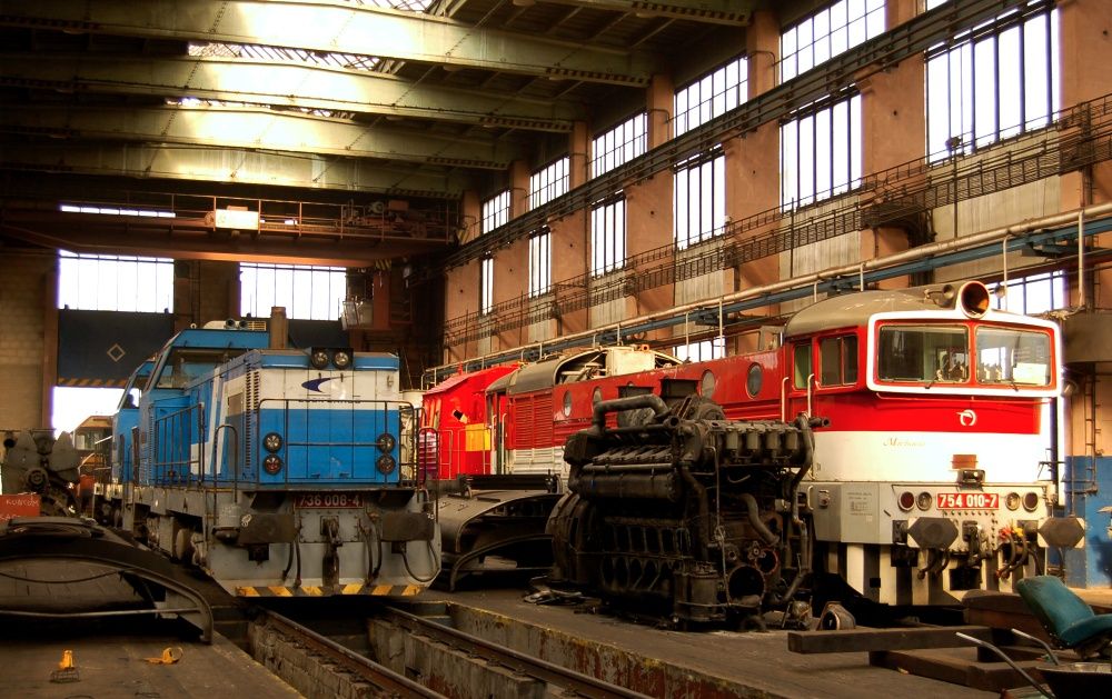 19.8.2011 Zvolen, v pozad� pr�ce na 742 181