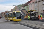 Plzeň, Slovanská třída, asfaltování a tramvaj EVO č. 376, 15.11.2019
