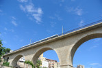 Ve mst La Vila Joiosa jezd linka L1 po pvodnm elezninm most