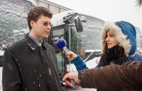 P�evzet� nov�ch midibus� pra�sk�m dopravn�m podnikem.