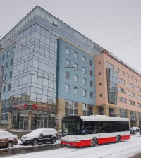 P�evzet� nov�ch midibus� pra�sk�m dopravn�m podnikem.