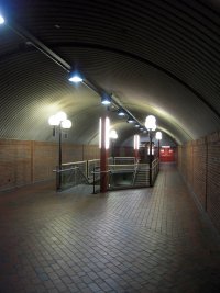 Prostory v konečné stanici Snowdon na modré lince (1988).