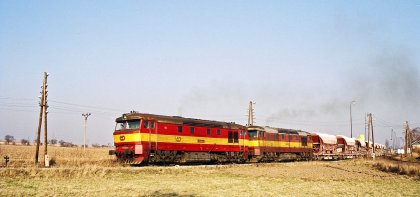 Z potk pravidelnho provozu vpencovch vlak (jaro 1997) pochz  zbr ve stanici Rudn u Prahy, odkud vpenec po vrati odjd pod vedenm stroj 751.068 a 751.184.