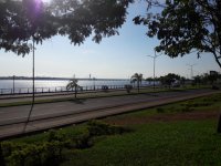 Pohled z Posadas na most přes řeku Paraná.